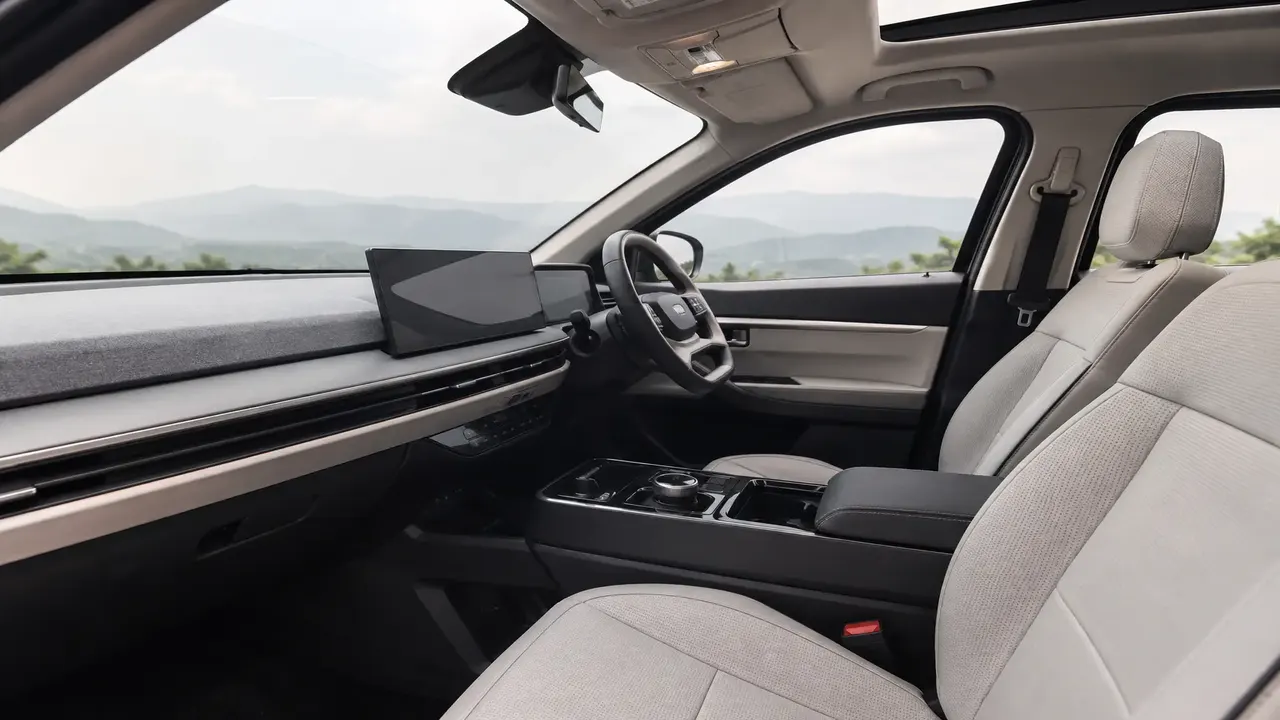 Steering Wheel Covers: A Buying Guide (And The Airbag Rule To Follow)
