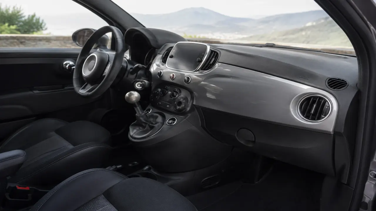Abarth 595 Competizione — interior