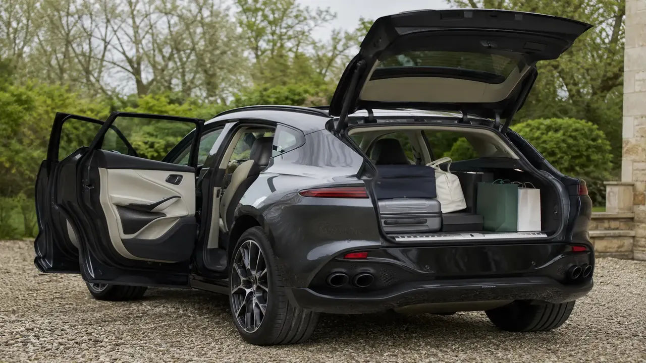 Aston Martin DBX707 — practicality