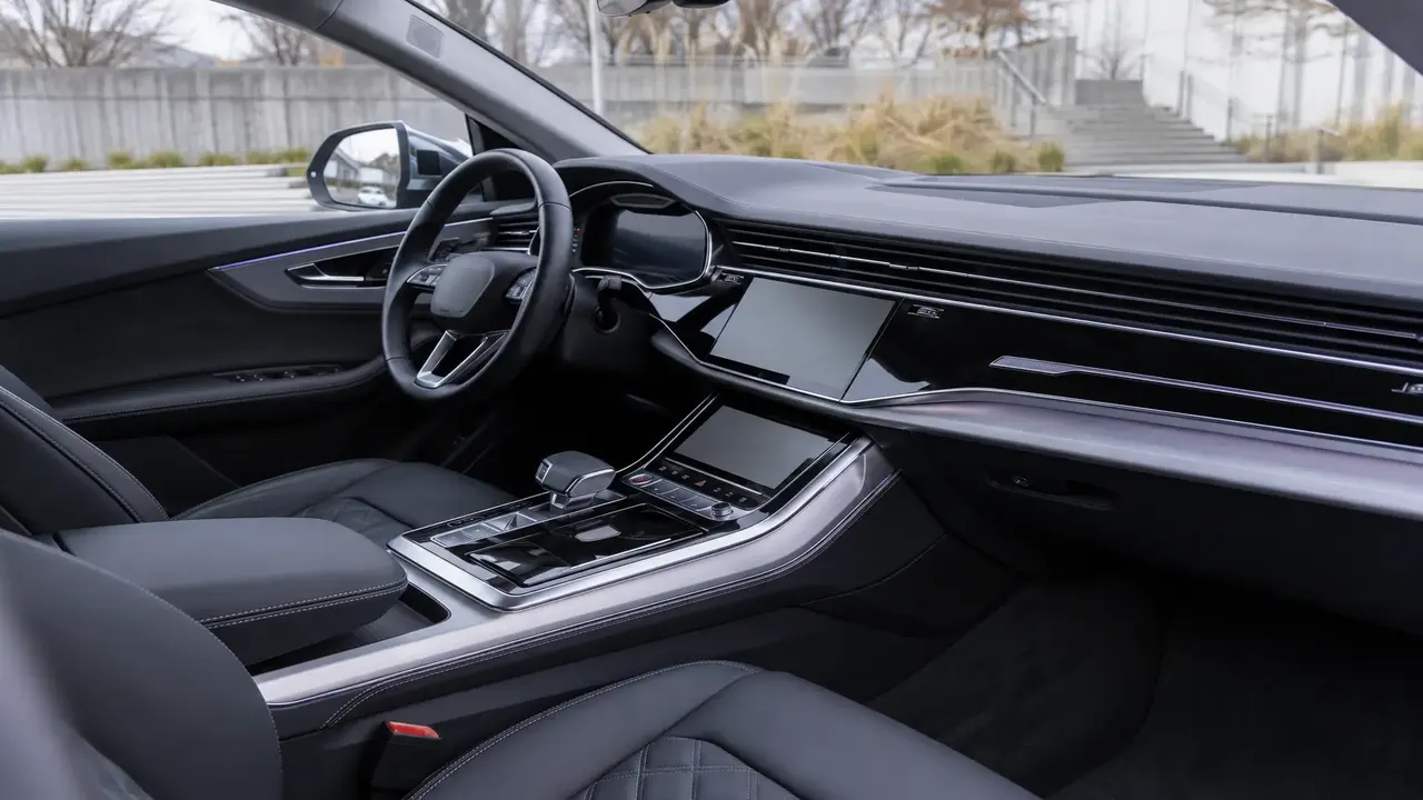 Audi Q8 — interior