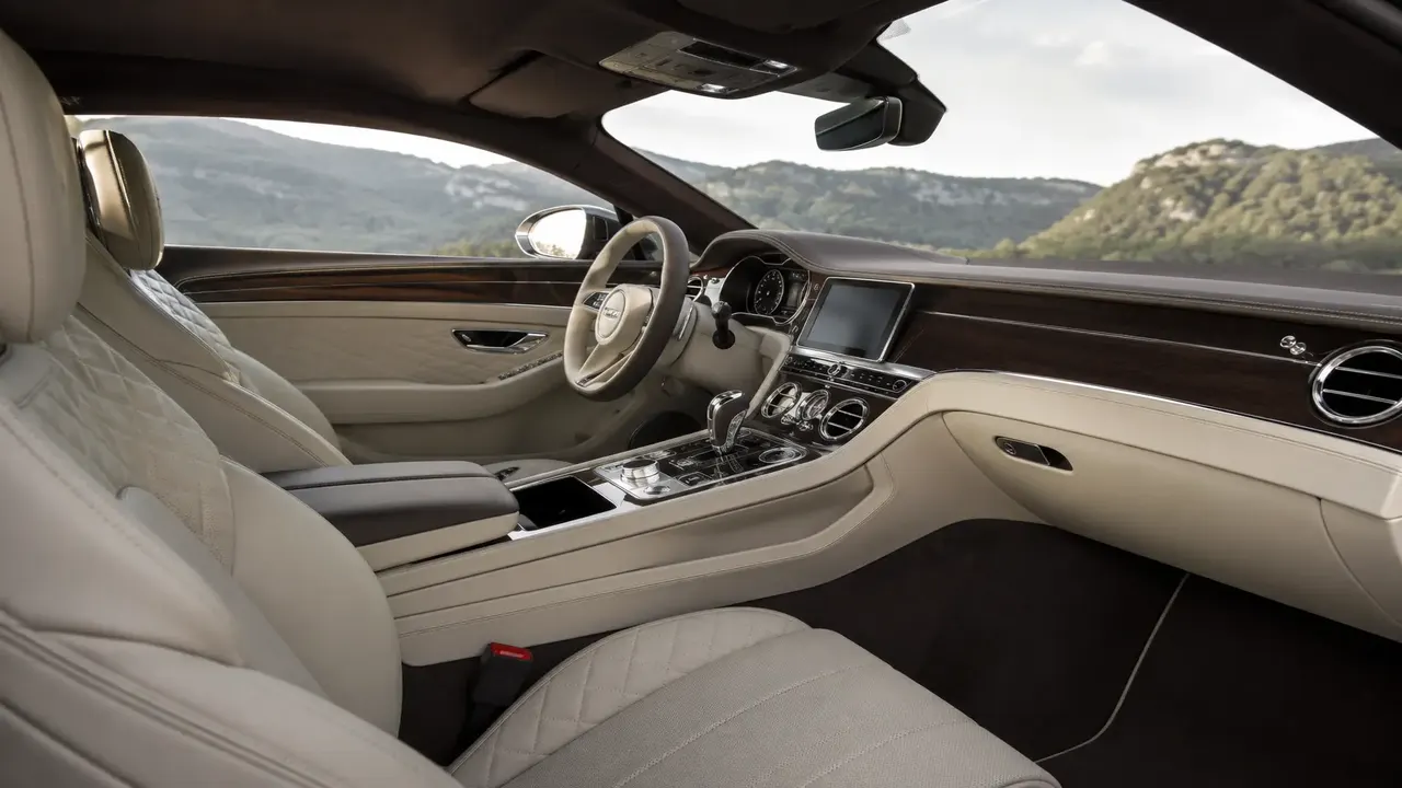 Bentley Continental GT — interior