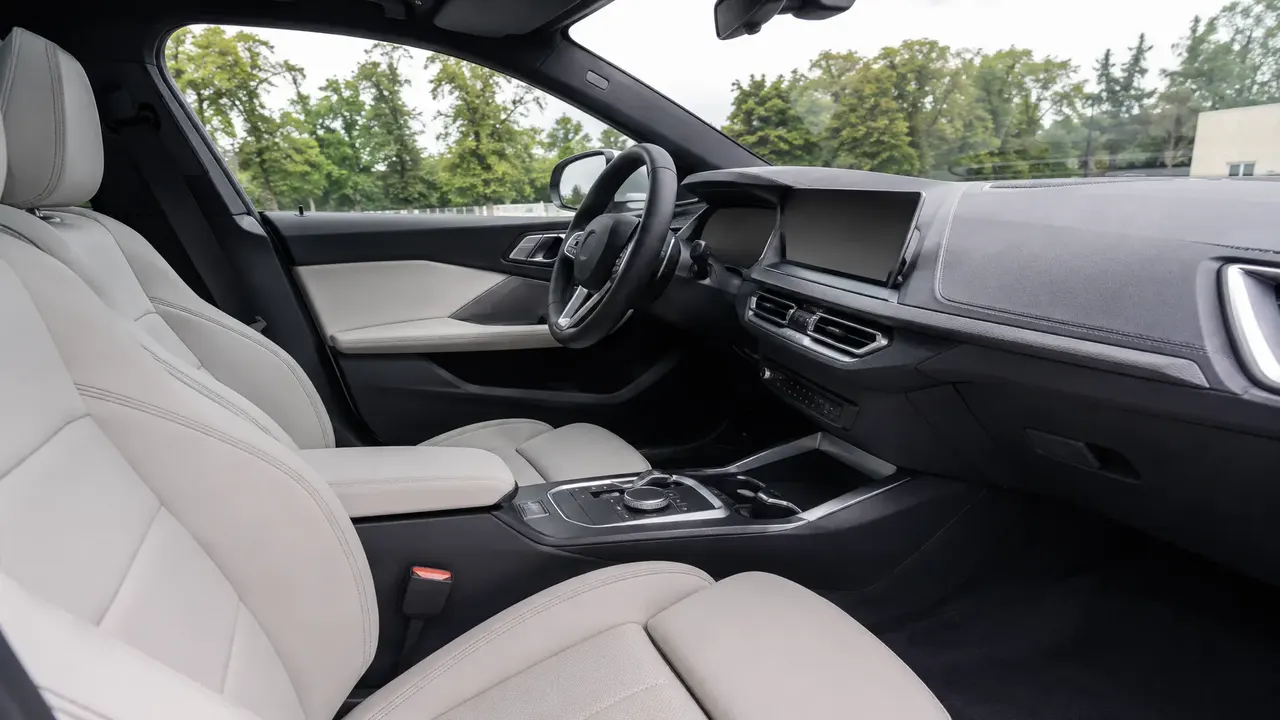 BMW 2 Series Coupe (F22) — interior