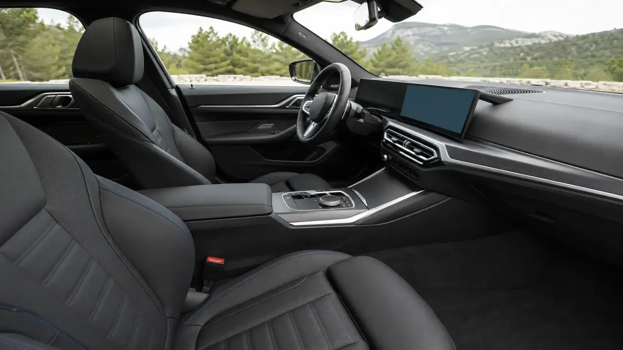 BMW i4 — interior