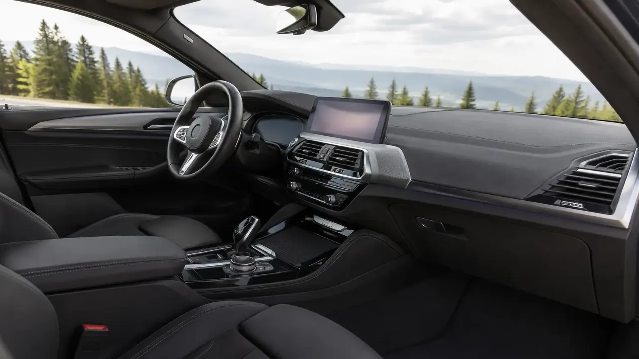 BMW X4 (F26) — interior