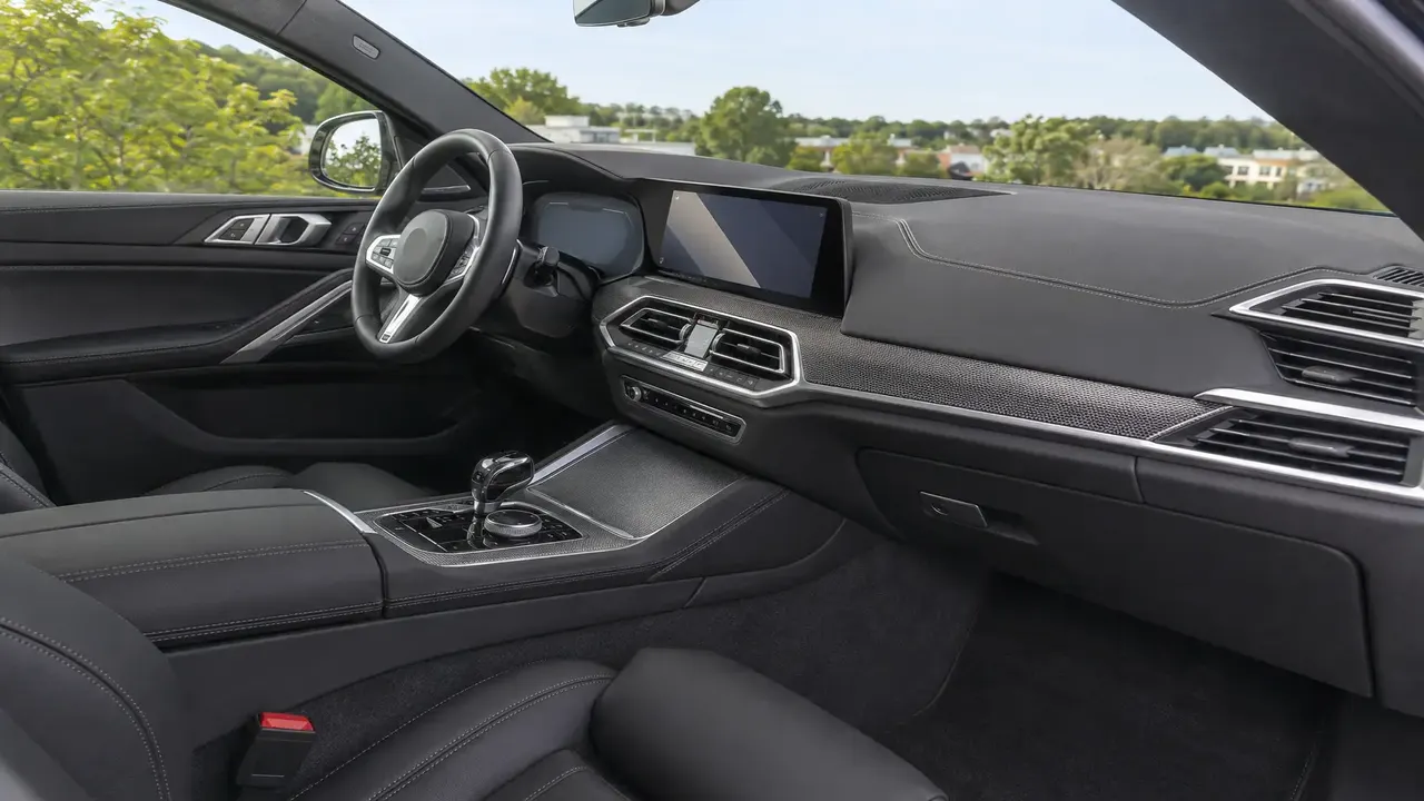 BMW X6 (E71) — interior