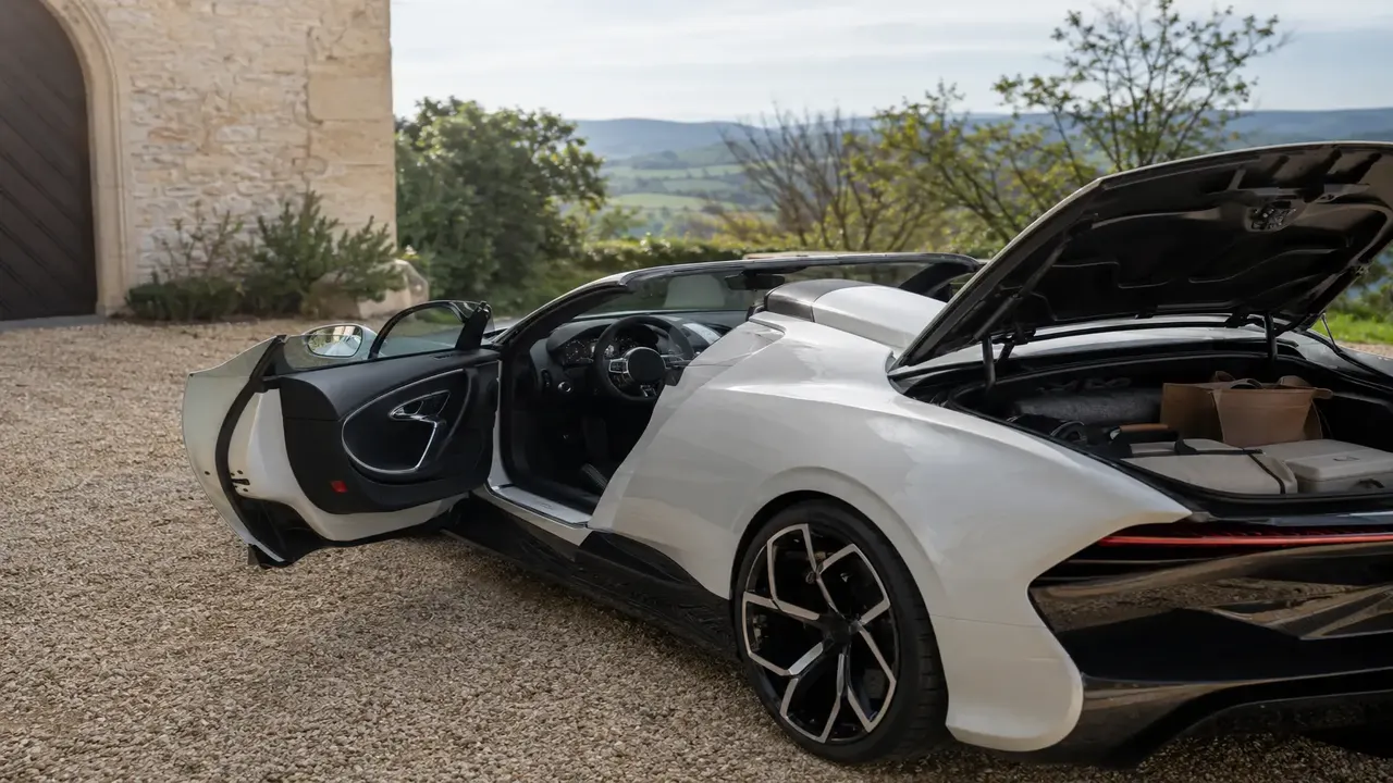 Bugatti Mistral — practicality