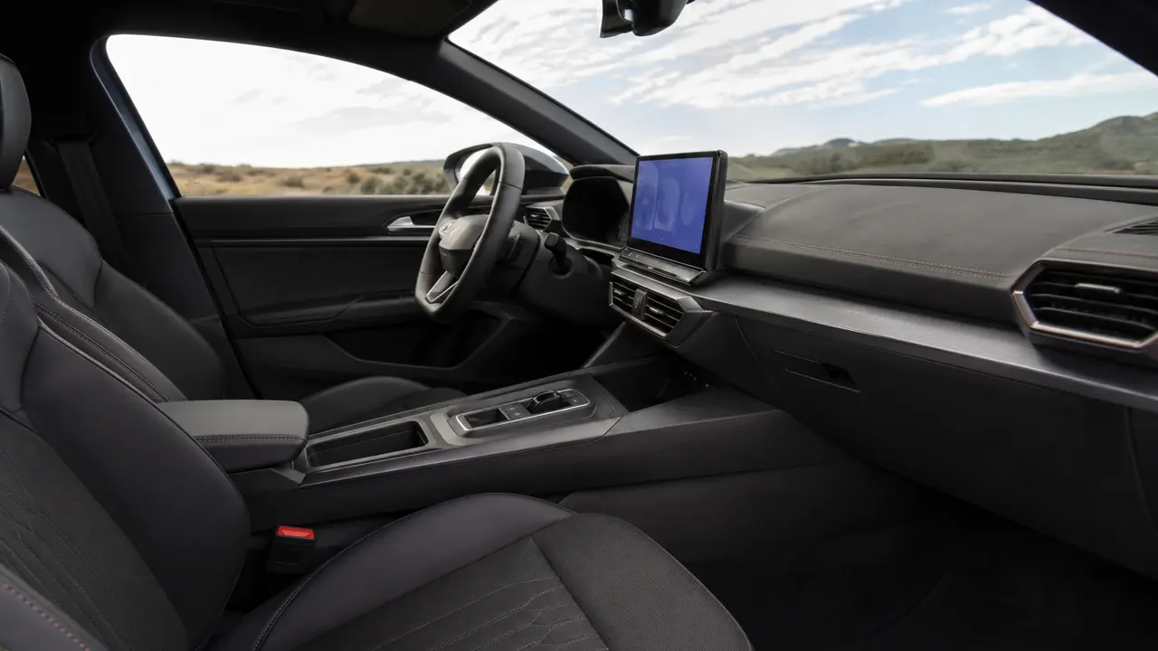CUPRA Leon — interior