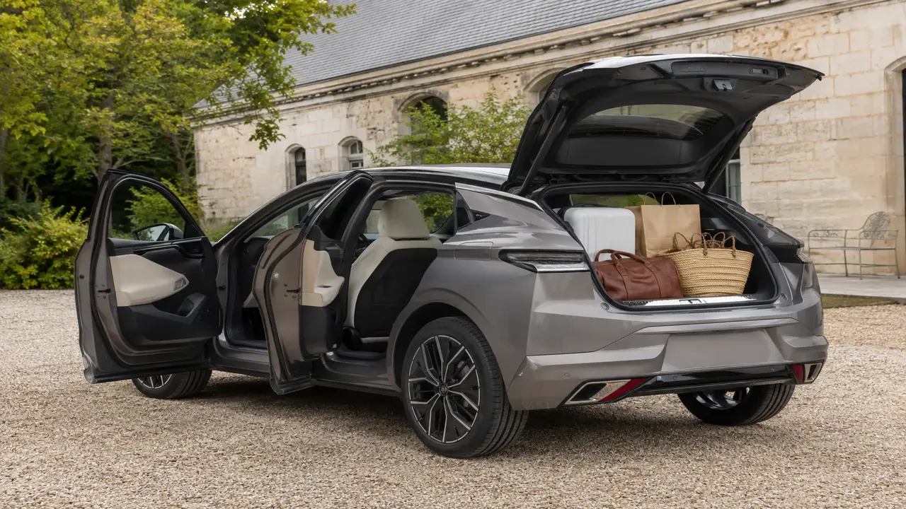 DS 4 — practicality