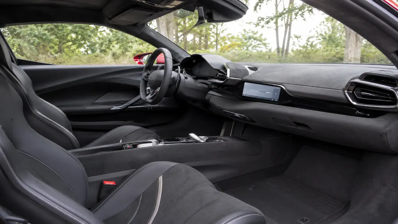 Ferrari 296 GTB/GTS — interior