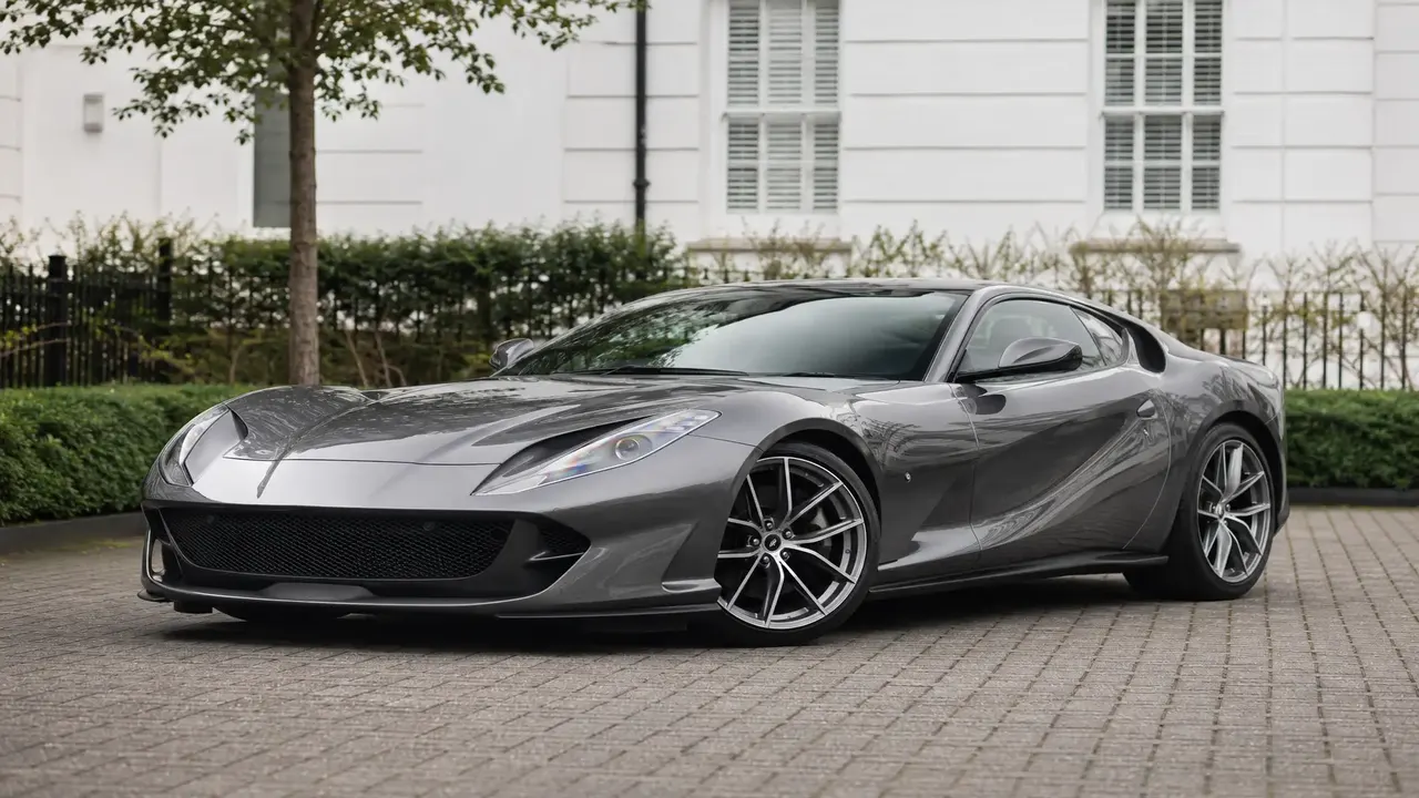 Ferrari 812 Superfast — exterior