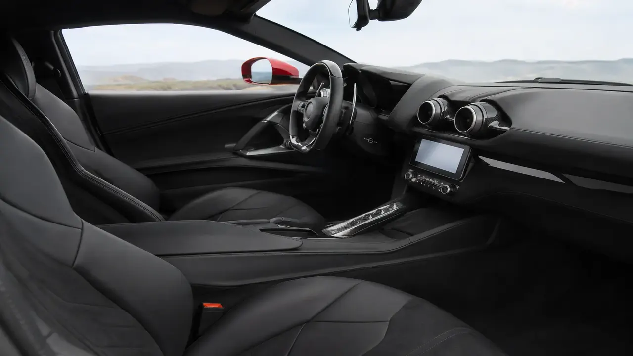Ferrari 812 Superfast — interior