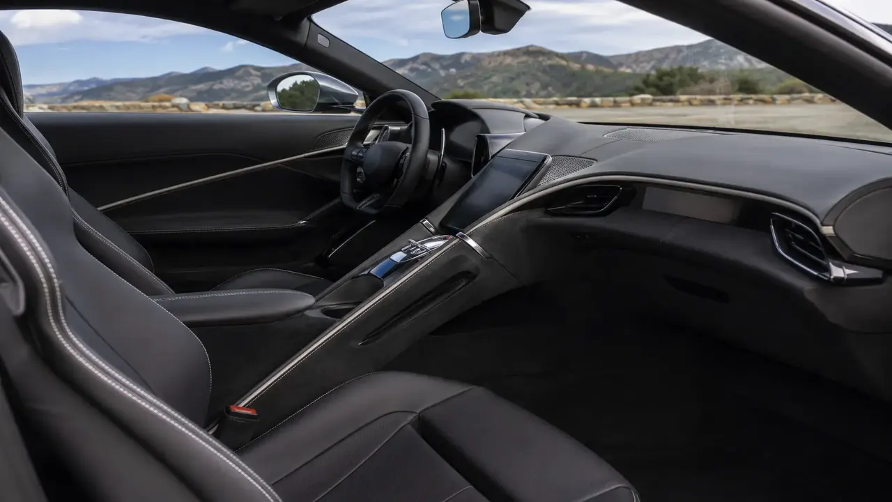 Ferrari Roma — interior