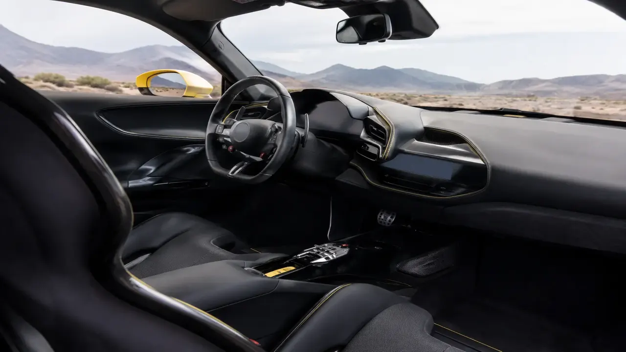 Ferrari SF90 Stradale — interior