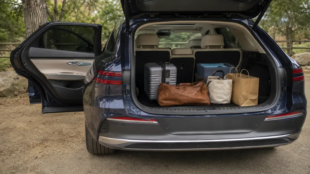 Genesis GV70 — practicality