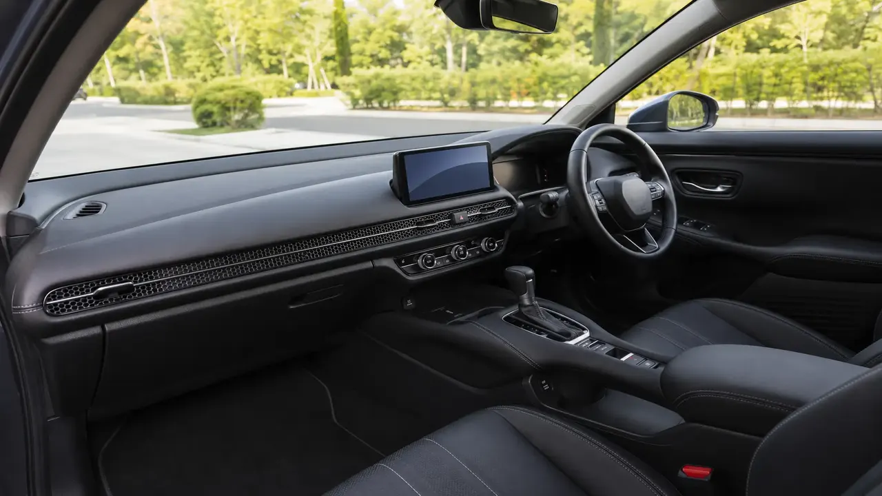 Honda ZR-V — interior