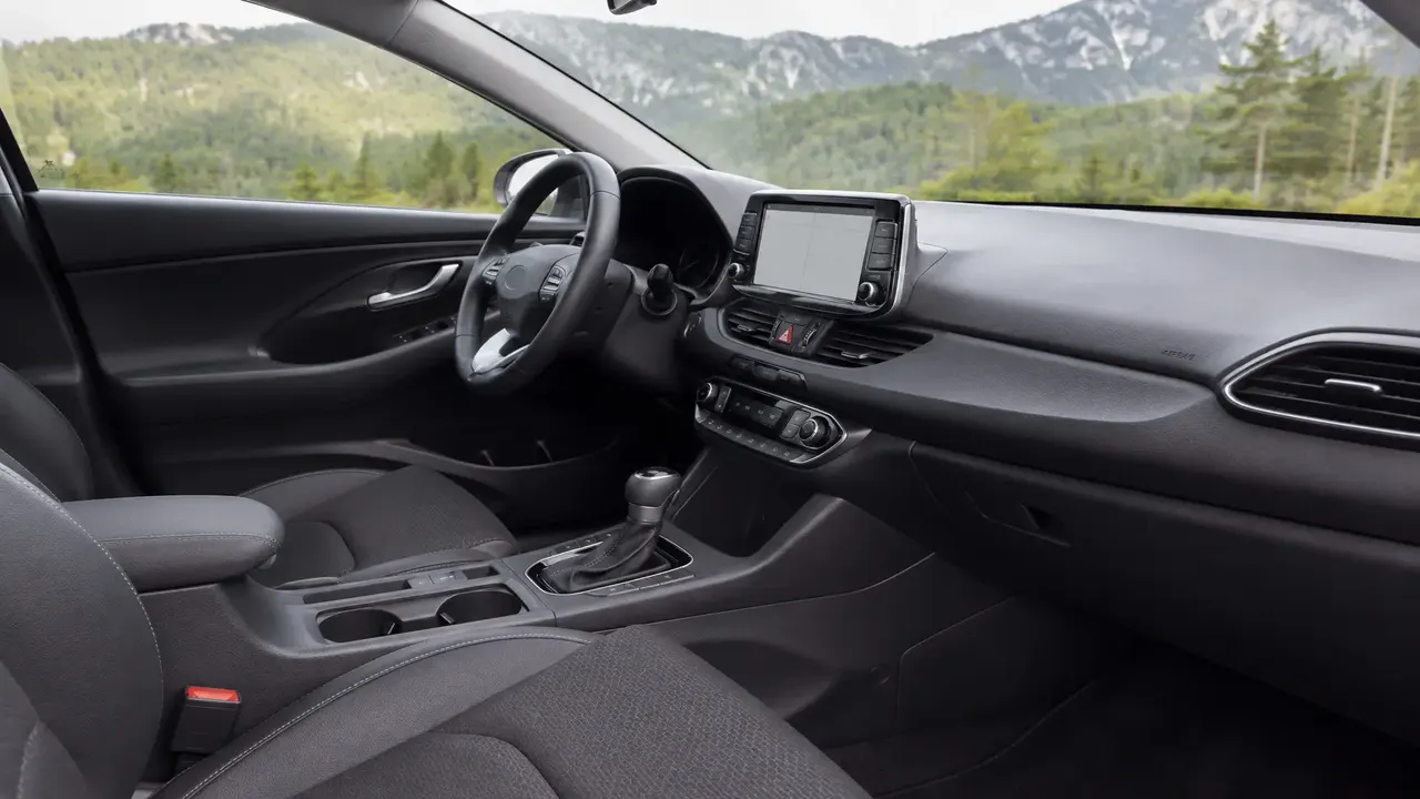 Hyundai i30 — interior