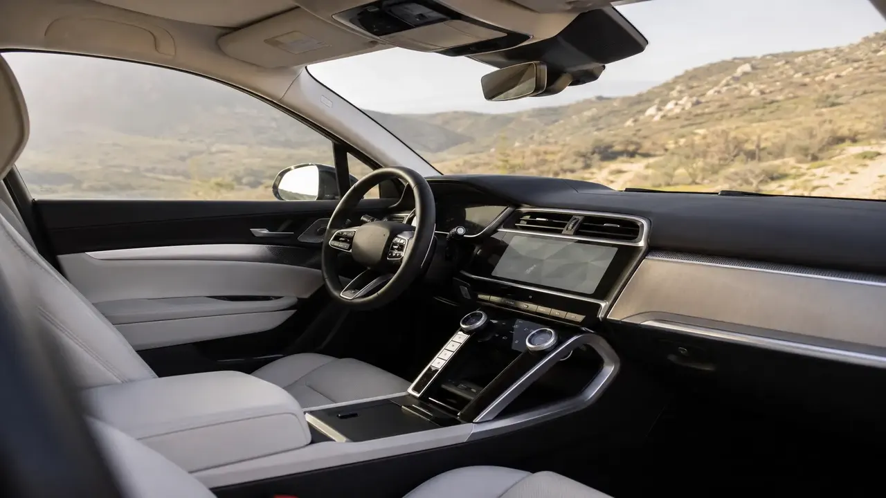 Jaguar I-Pace S — interior