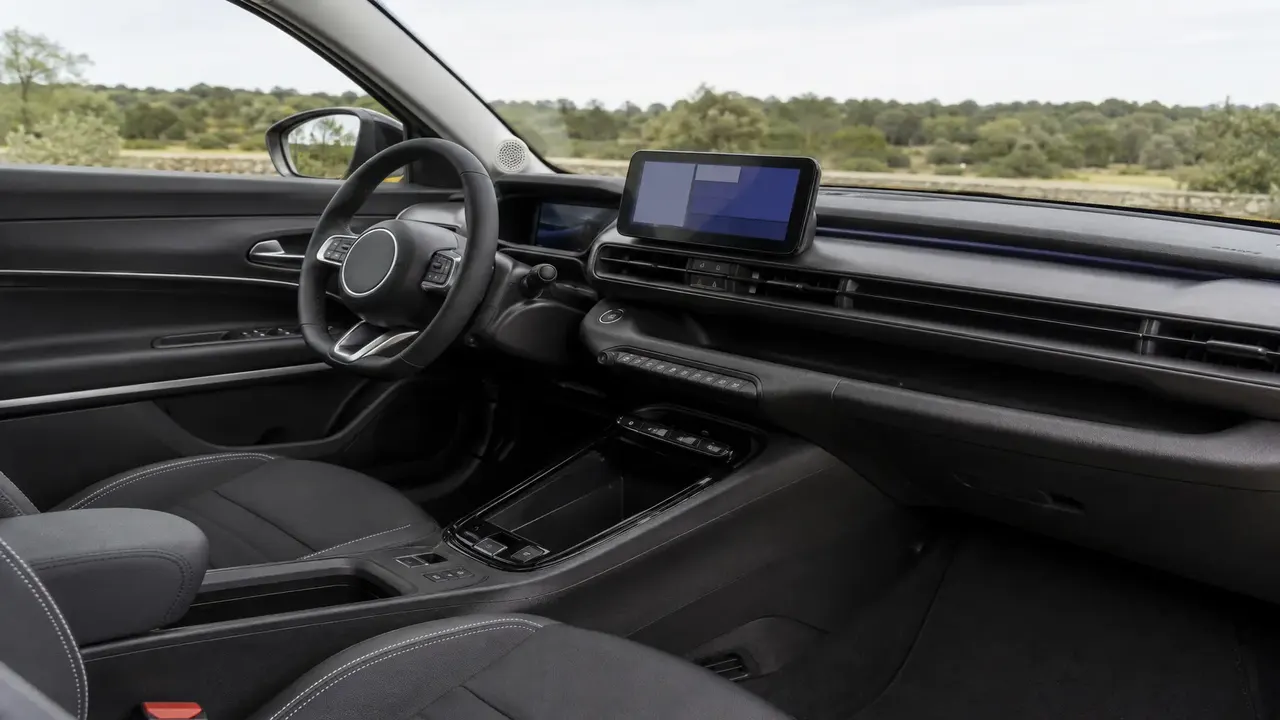Jeep Avenger SE — interior