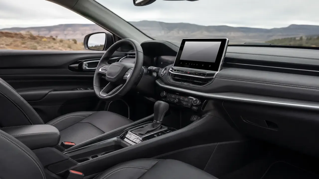 Jeep Compass Sport — interior