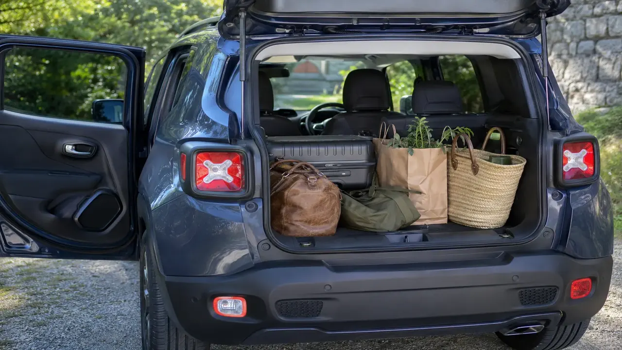 Jeep Renegade Sport — practicality