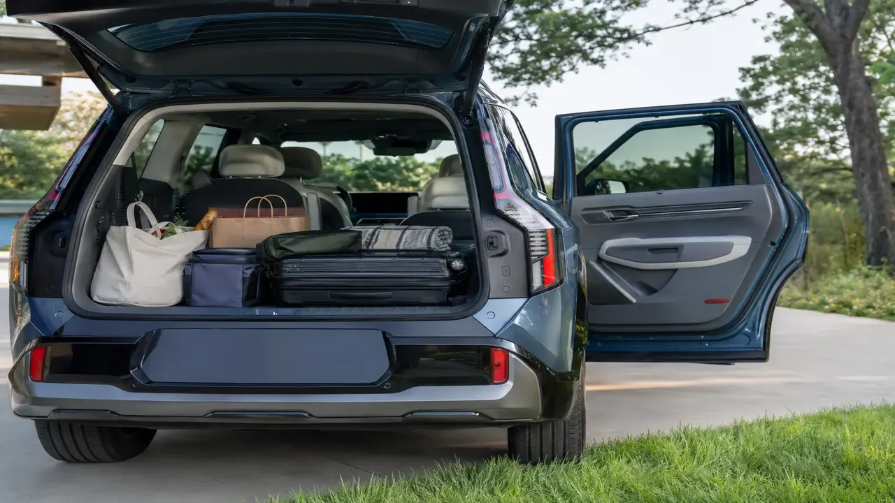 Kia EV9 Air RWD — practicality
