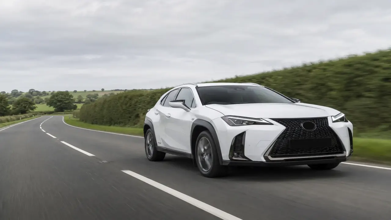 Lexus UX 200 Luxury — UK review