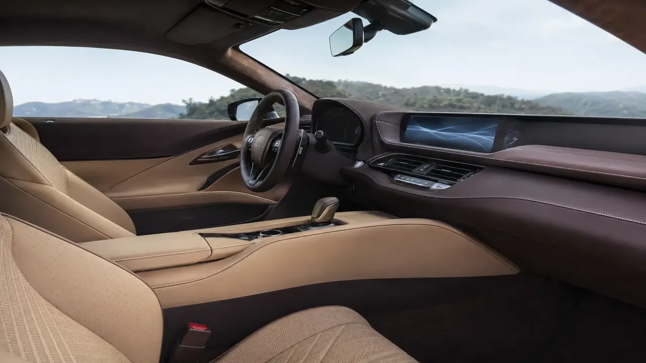 Lexus LC 500 — interior
