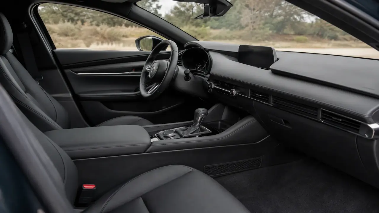 Mazda3 — interior