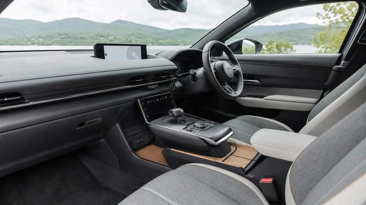 Mazda MX-30 — interior
