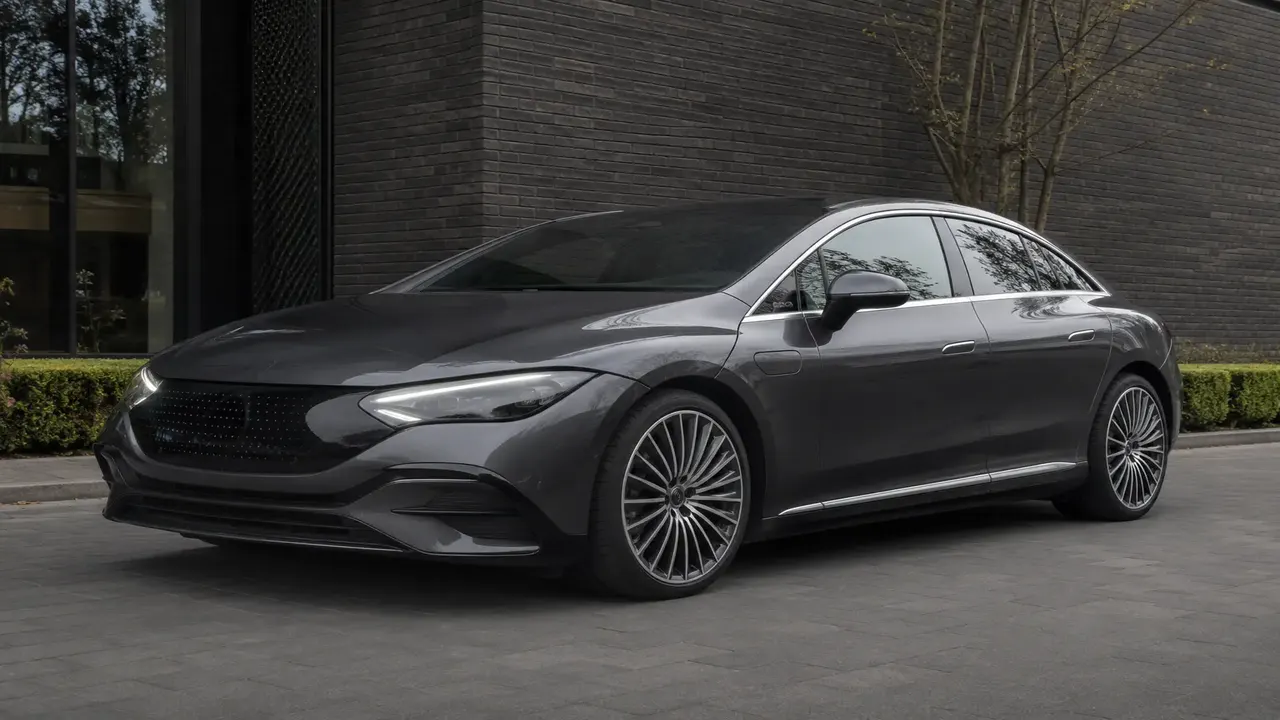 Mercedes-Benz EQE — exterior