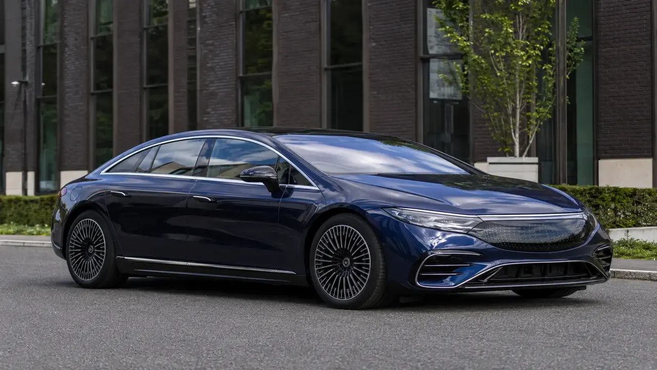 Mercedes-Benz EQS — exterior