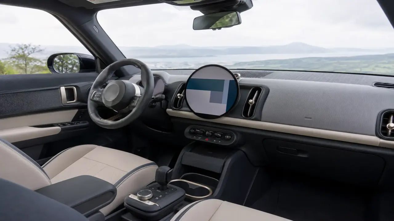 MINI Countryman — interior