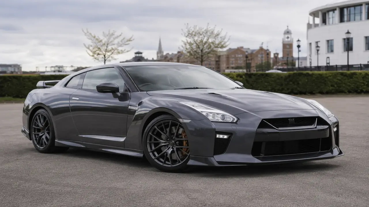 Nissan GT-R — exterior