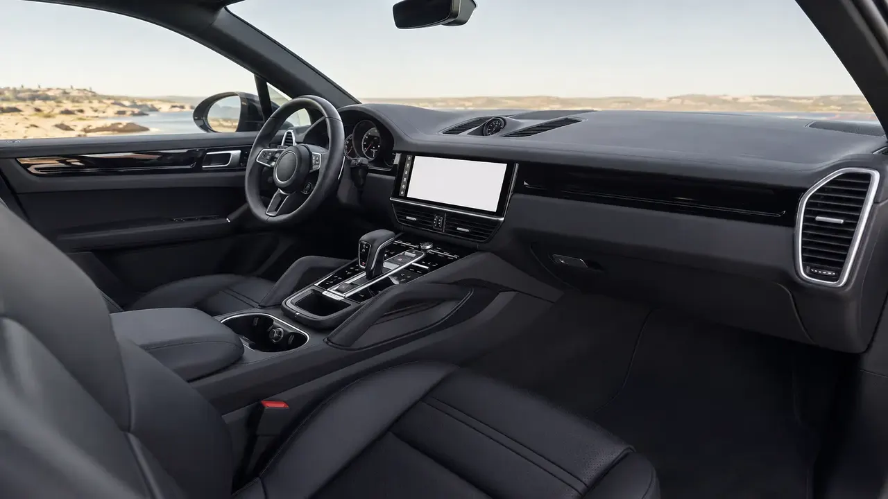 Porsche Cayenne — interior