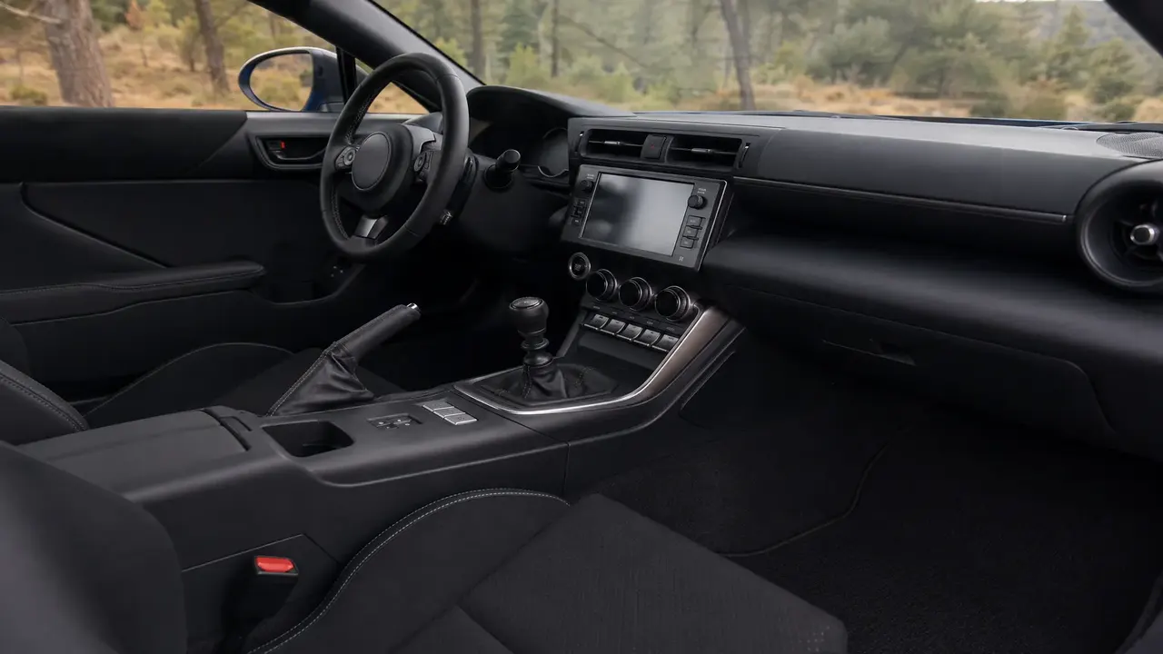 Subaru BRZ — interior