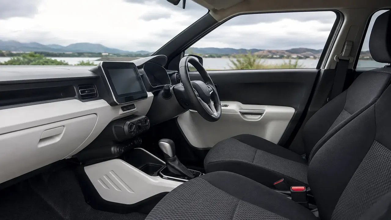 Suzuki Ignis — interior