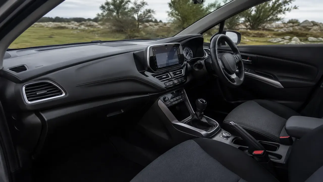 Suzuki S-Cross — interior