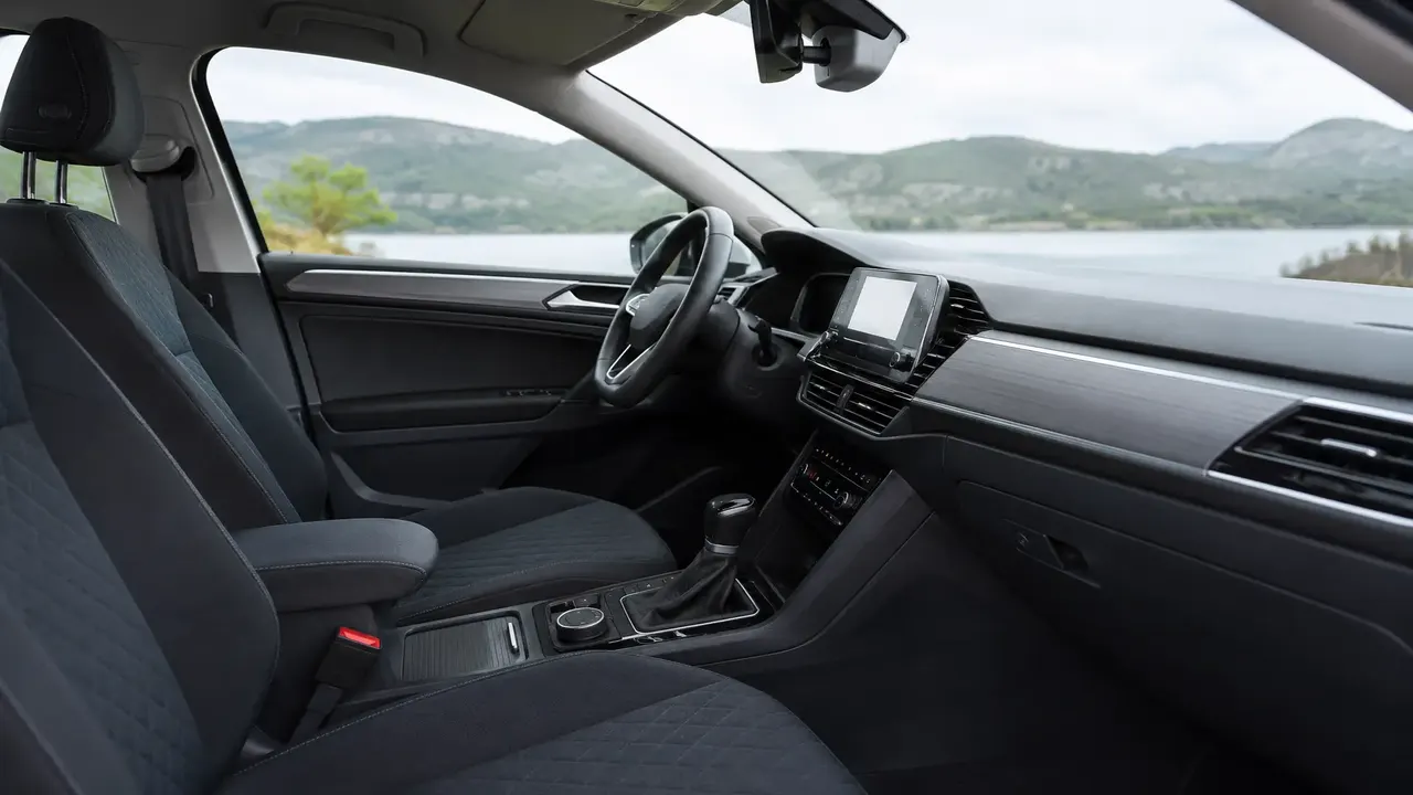 Volkswagen Tiguan — interior