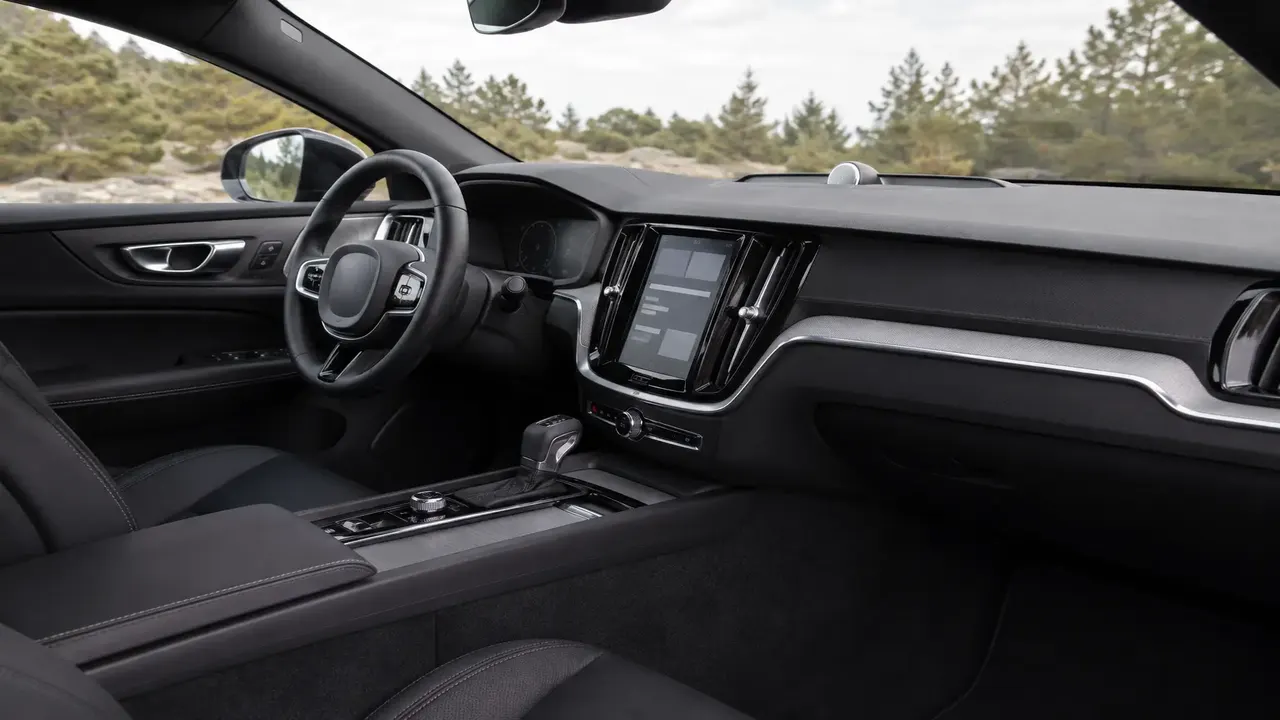 Volvo V60 — interior