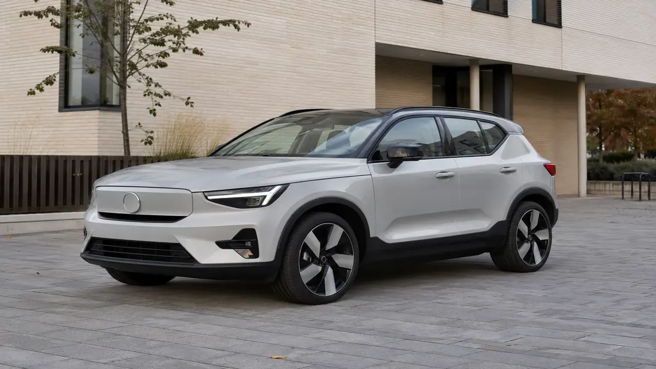 Volvo XC40 — exterior