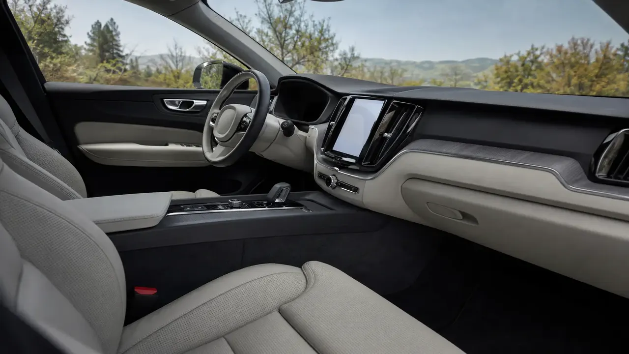 Volvo XC60 — interior
