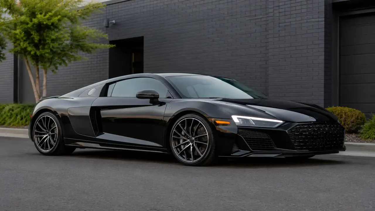 Audi R8 — exterior