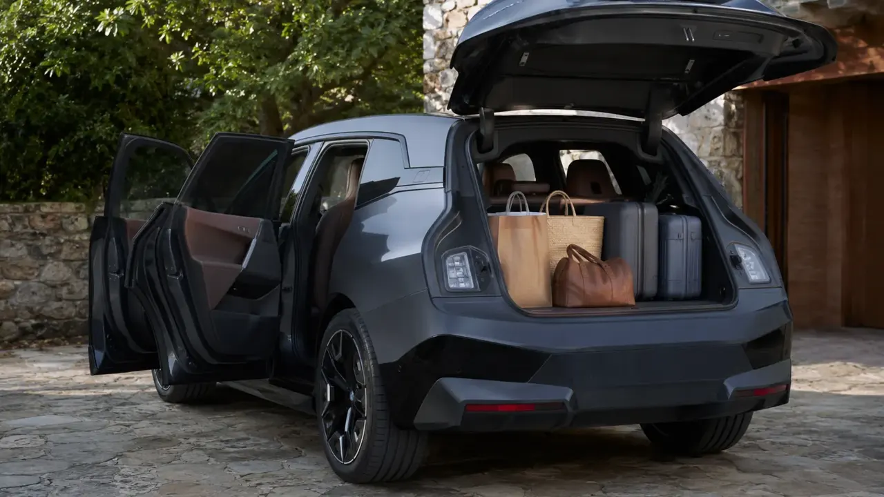 BMW iX — practicality