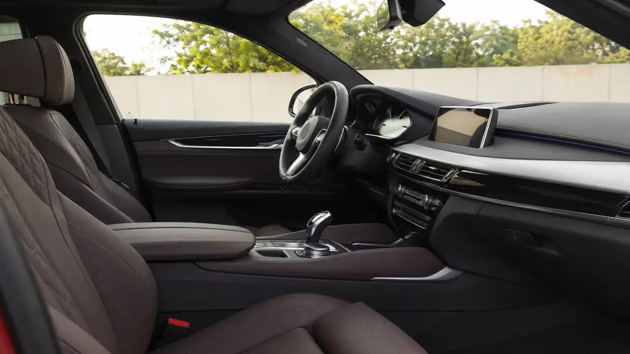BMW X6 — interior