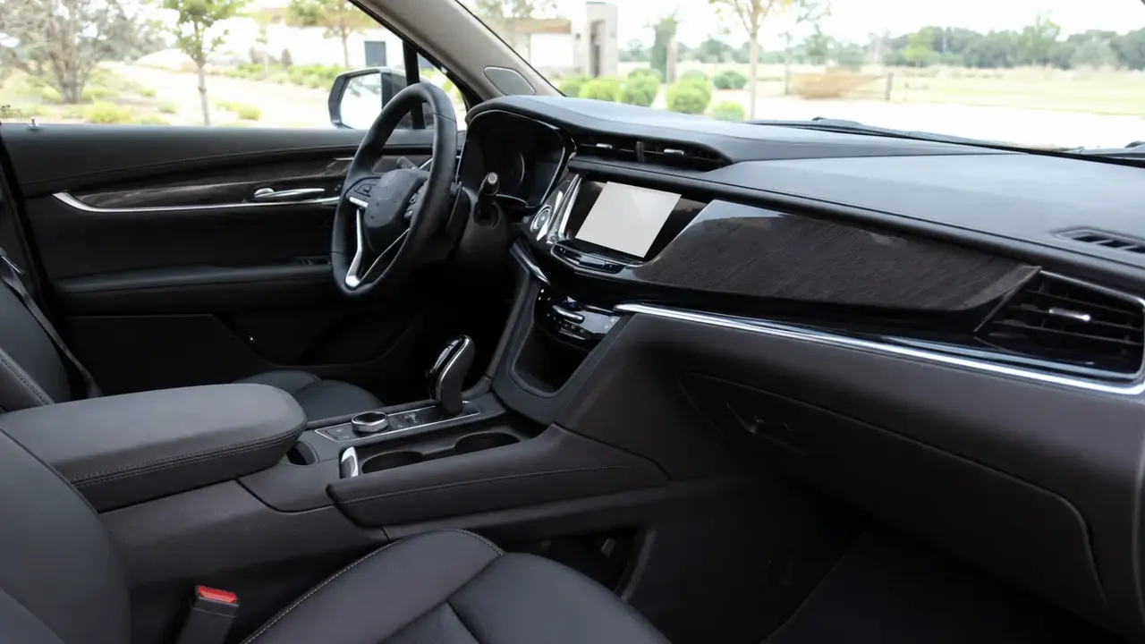 Cadillac XT6 — interior