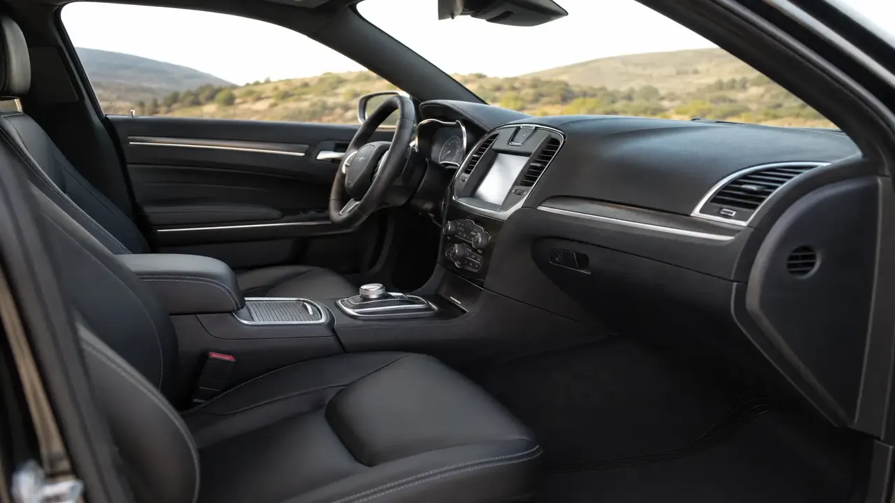 Chrysler 300 — interior