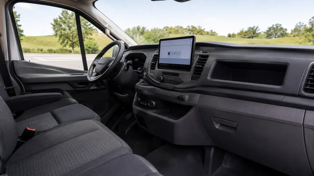 Ford E Transit — interior