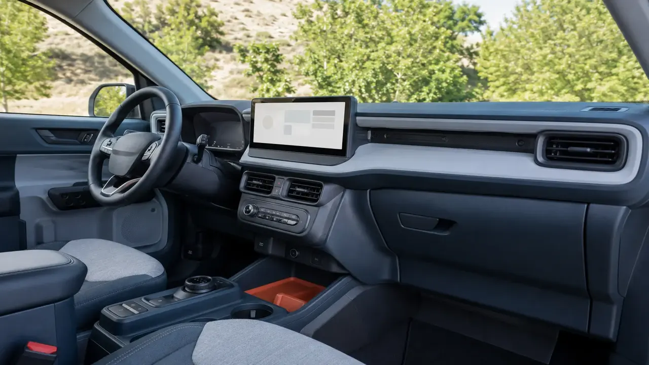 Ford Maverick — interior