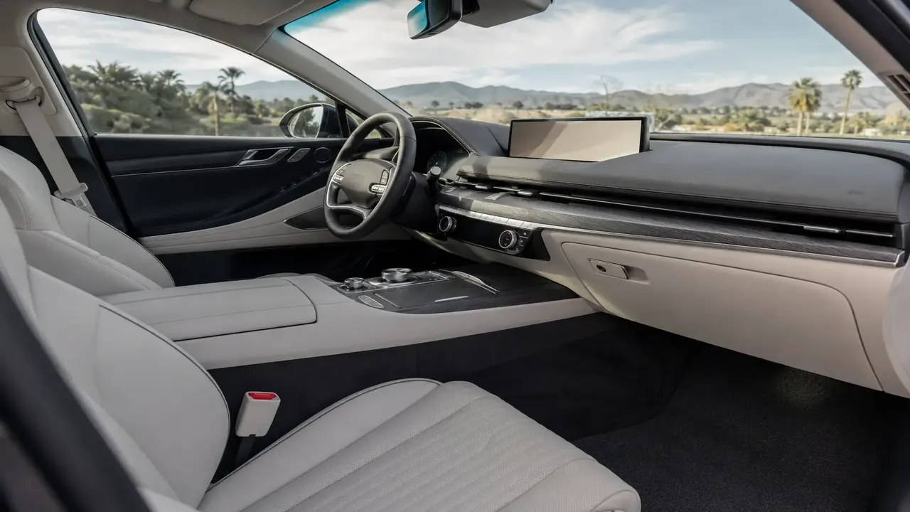 Genesis G80 — interior