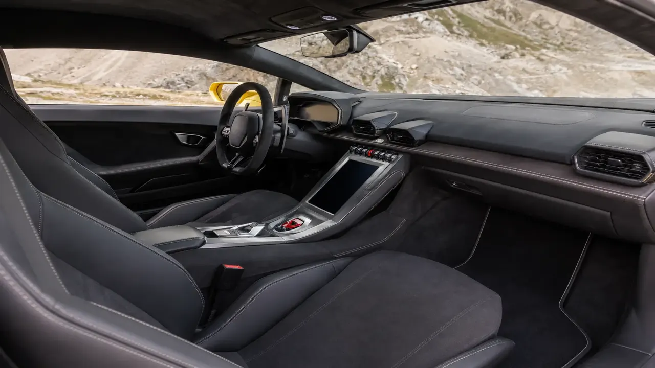 Glass and Interior Cleaners: Ammonia-Free, Foam, and Wipe Options